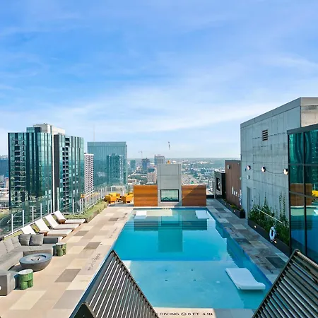 Villa High Rise In The Heart Of Atx